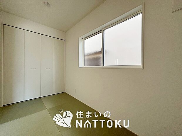 【現地写真(和室)】大壁仕様の新和室。くつろぎの空間です。