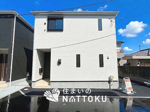 【現地写真(外観)【1号地】】雨で汚れを落とし、耐久性・耐候性に優れた外壁を使用しています。