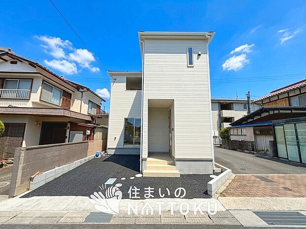 【現地写真（外観）】耐震等級最高「３」取得で基準の１.５倍の性能・耐震強度で安心できます。