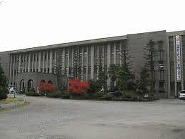 長浜市立西中学校(約1,600m)