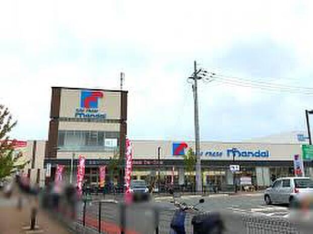 万代寝屋川宇谷店（約1,300m）