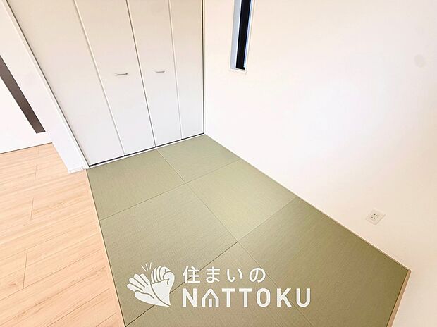 【現地写真(和室)】大壁仕様の新和室。くつろぎの空間です。