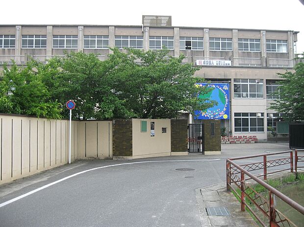 京都市立向島東中学校（約550m）