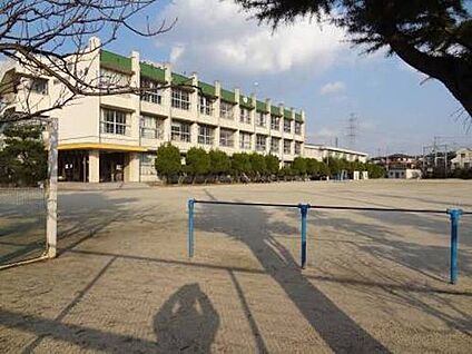 枚方市立小倉小学校 460ｍ(徒歩6分)