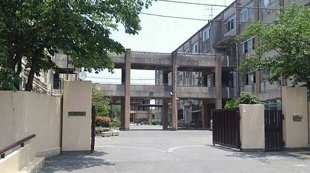 京都市立神川中学校(約1,800m)
