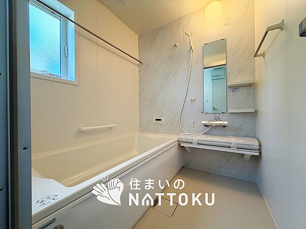 【現地写真(浴室)】浴室暖房乾燥機付き。1坪タイプで広々です。