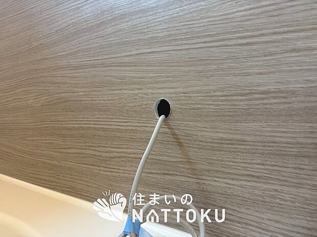 【給湯器リモコン】温度調整機能はもちろん、見やすいボタン配置でお湯はり・追い炊きが簡単操作可能です。