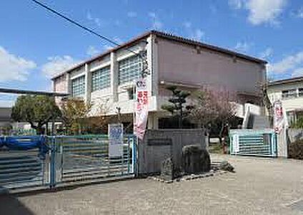 交野市立郡津小学校 710ｍ(徒歩9分)