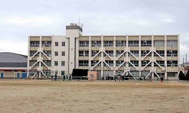松原市立松原第五中学校(約1,300m)
