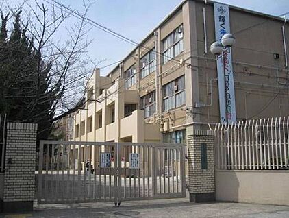京都市立桂中学校 970ｍ(徒歩13分)