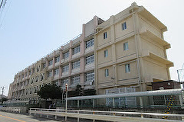 東大阪市立長瀬中学校(約820m)