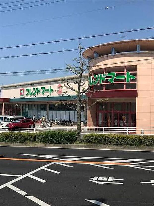 フレンドマート・G宇治市役所前店(約670m)