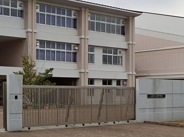 八尾市立桂中学校（約800m）