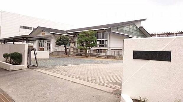 甲賀市立新城中学校(約2,000m)