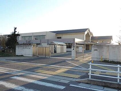 東近江市立八日市南小学校 1000ｍ(徒歩13分)