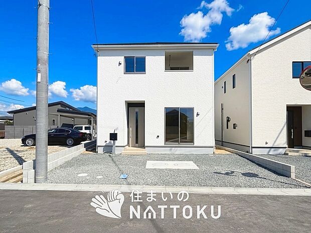 【現地写真(外観)【1号地】】雨で汚れを落とし、耐久性・耐候性に優れた外壁を使用しています。