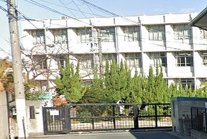 羽曳野市立峰塚中学校 320ｍ(徒歩4分)