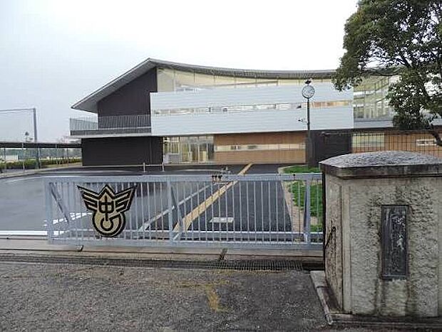 守山市立守山中学校(約1,400m)