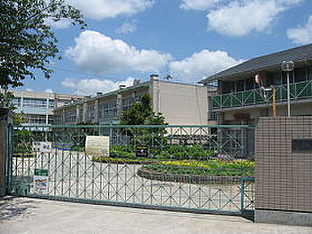 枚方市立牧野小学校(約100m)