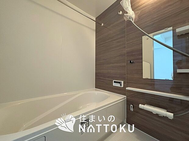 【現地写真(浴室)】浴室暖房乾燥機付き。1坪タイプで広々です。