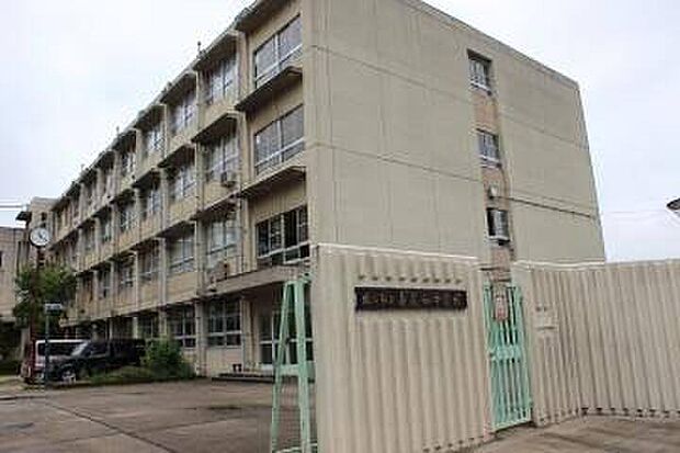 枚方市立長尾西中学校（約550m）