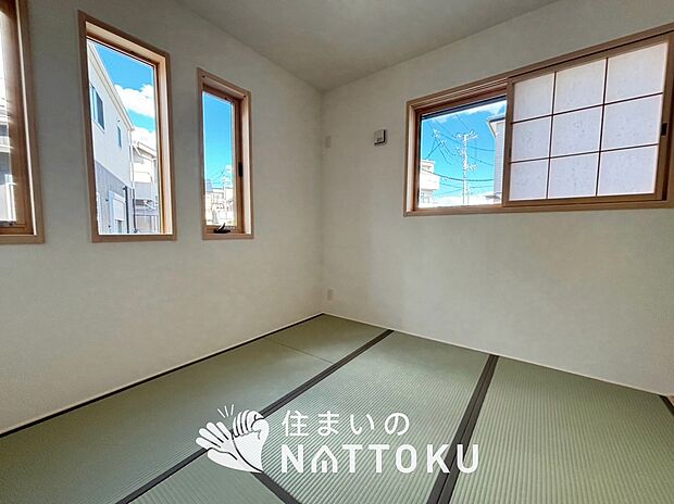 【現地写真(和室)】大壁仕様の新和室。くつろぎの空間です。