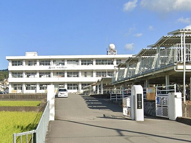 岩出市立岩出第二中学校（約1,900m）