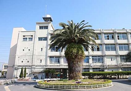 大阪市立長吉六反中学校 650ｍ(徒歩8分)