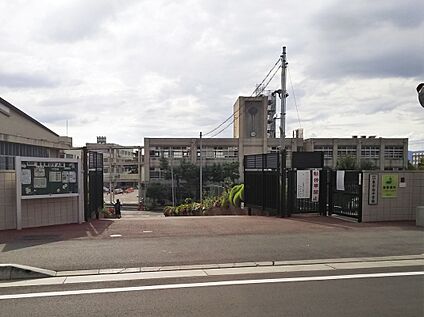 宇治市立東宇治中学校 700ｍ(徒歩9分)