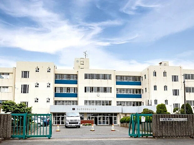 南流山小学校（約890m）