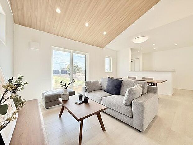 【【モデルハウス3号棟　リビング】】LDK全体で一体感が生み出されており、どこに居ても家族を身近に感じられます。