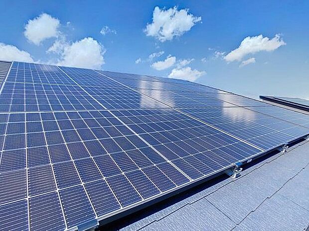 【【太陽光発電(イグニチャーソーラー)】】パネル設置費用が0円!月々の定額料金のみで発電した分の電気が使い放題の新しい太陽光プラン!11年目以降は売電収入も望めるかも!
※発電した余剰電力の売電は出来ません(当初10年)
※月々の定額料金はスタッフにお問い合わせください
※画像は当社施工例です