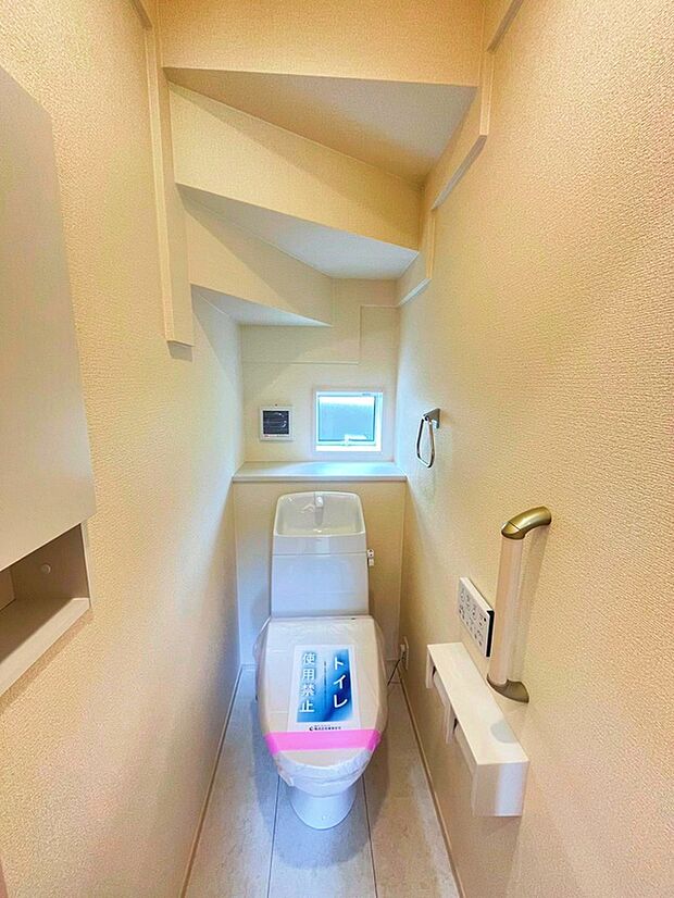 【トイレ】1階と2階のそれぞれにトイレを完備。就寝中や体調が悪い夜も、階段を使わず安心です。(撮影日:2026.5.14)