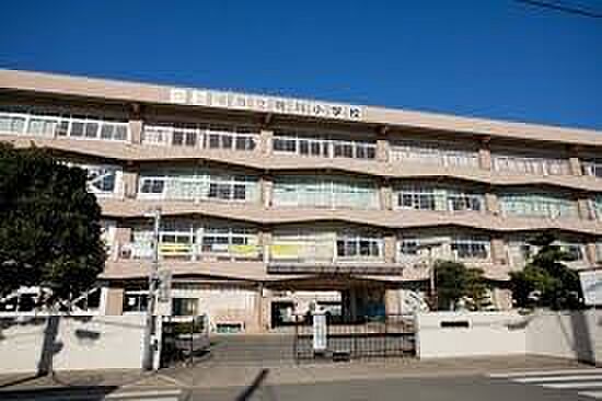 鴨川小学校(約880m・徒歩11分)