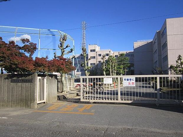 越谷市立宮本小学校（約640m・徒歩8分）