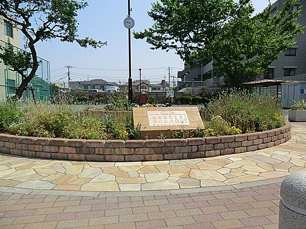 世田谷二丁目ふれあい公園 (約480m)