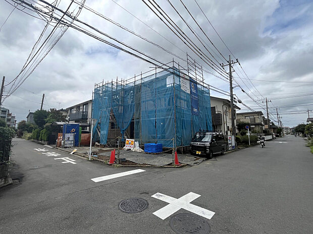 【現地写真】　前面道路幅員6.0m×4.0mの南東角地で陽当たり良好です