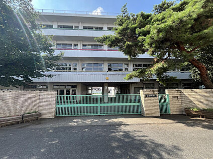 藤沢北小学校 520m