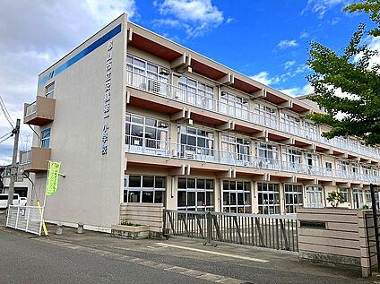 安積第一小学校 320m