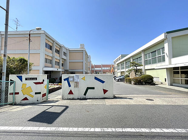 本地原小学校（約298m）