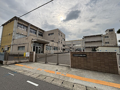 師勝小学校 412m