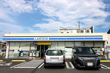 ローソン北名古屋片場北店 750m