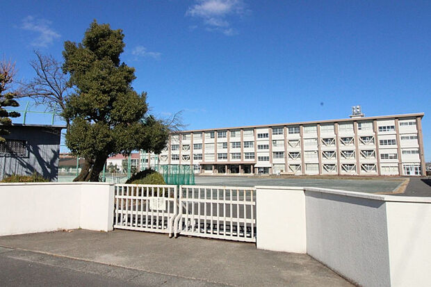 一宮市立千秋中学校（約1,500m）