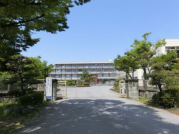 一宮市立木曽川中学校（約1,800m）