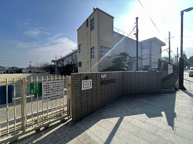 木津川市立相楽小学校(約800m)
