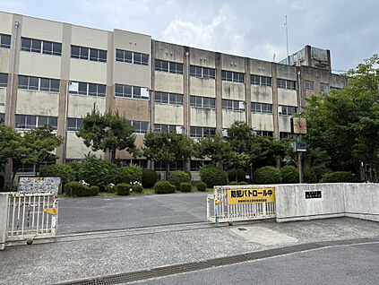 唐崎小学校 700m