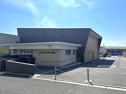 アカシヤ枚方長尾店 550m