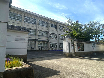 市立都跡小学校 1200m