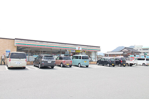 セブンイレブン黒瀬切田店(約1,000m)