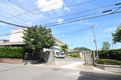 翠町中学校 850m